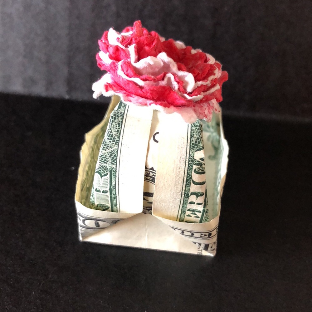 Origami basket handmade from dollar bill, accented with red and white flower - Picture 3 of 5